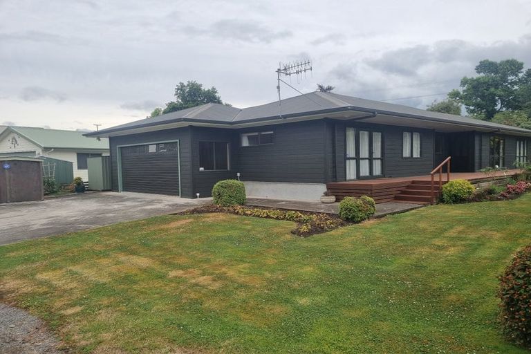 Photo of property in 2 Petersen Place, Waipukurau, 4200