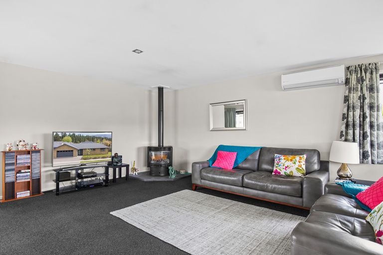 Photo of property in 8 Henderson Drive, Alexandra, 9320