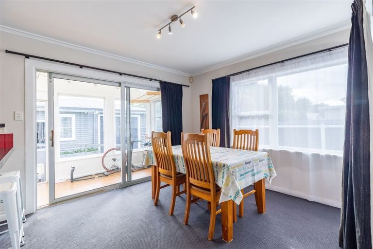 Photo of property in 16 Aspiring Avenue, Milson, Palmerston North, 4414