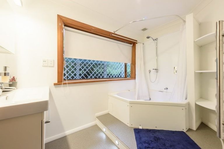 Photo of property in 15 Aranoni Street, Island Bay, Wellington, 6023