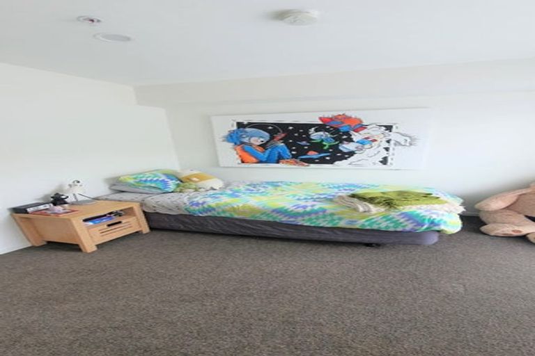 Photo of property in 7 Waru Lane, Te Atatu Peninsula, Auckland, 0610