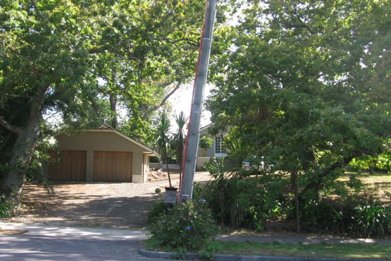 Photo of property in 28 Links Road, New Lynn, Auckland, 0600