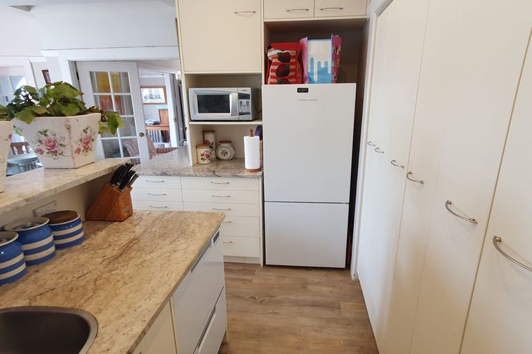 Photo of property in Inverleith House, 306 Oriental Parade, Oriental Bay, Wellington, 6011