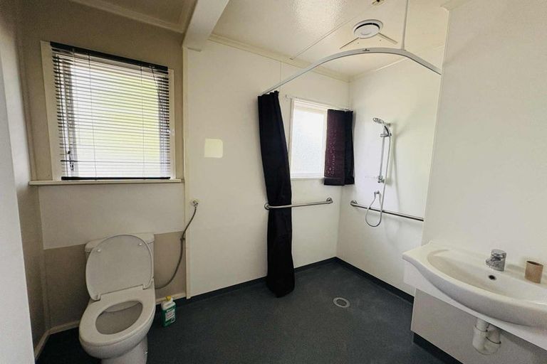 Photo of property in 17 Buick Crescent, Awapuni, Palmerston North, 4412