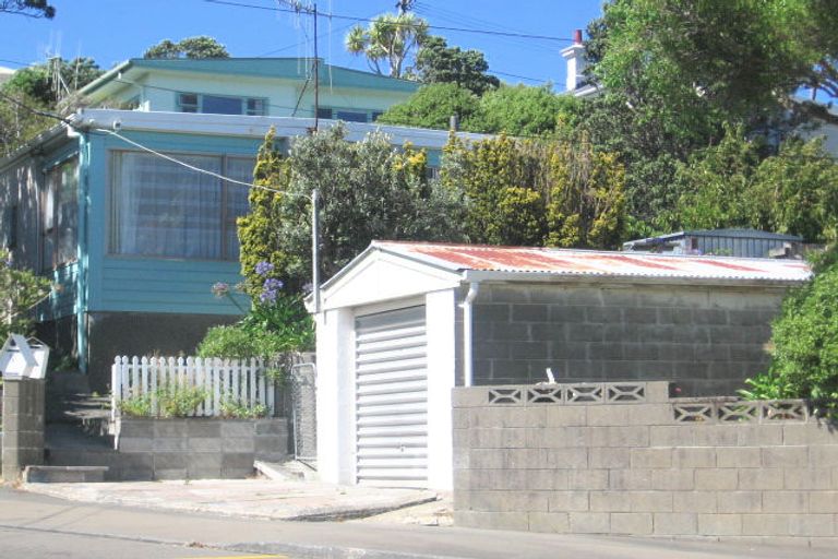 Photo of property in 1/90 Northland Road, Northland, Wellington, 6012