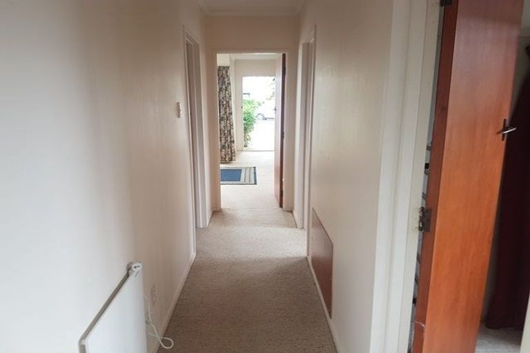 Photo of property in 6 Hollows Crescent, Takaro, Palmerston North, 4412