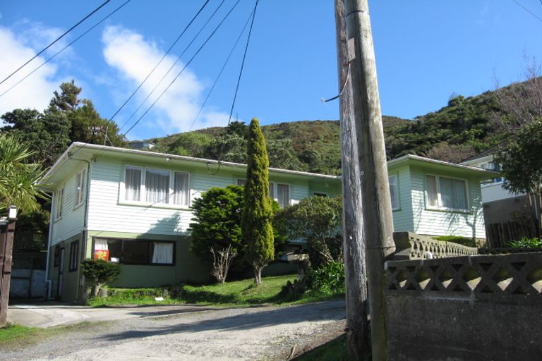 Photo of property in 107 Parkvale Road, Karori, Wellington, 6012