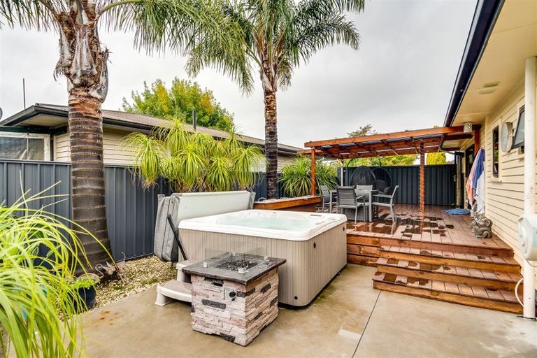 Photo of property in 76 Clarence Cox Crescent, Pirimai, Napier, 4112