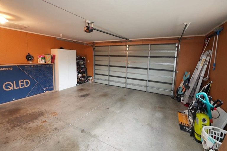 Photo of property in 21 Cleveland Heights, Kelvin Grove, Palmerston North, 4414