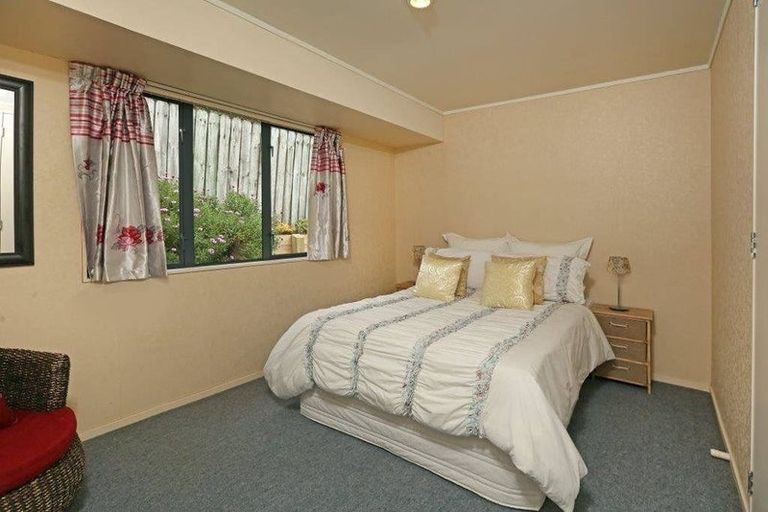 Photo of property in 106 Kingdale Road, Henderson, Auckland, 0610