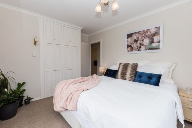 Photo of property in 260 Hendersons Road, Hoon Hay, Christchurch, 8025