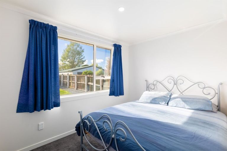Photo of property in 7 Clipper Place, Redwood, Christchurch, 8051