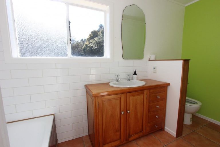 Photo of property in 5 Totara Terrace, Inglewood, 4330