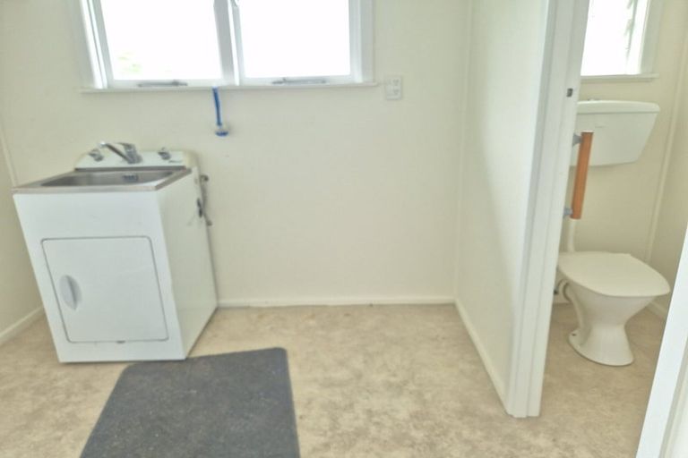 Photo of property in 40 Forest Hill Road, Henderson, Auckland, 0612