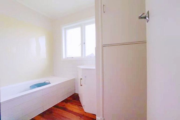 Photo of property in 416 West Coast Road, Glen Eden, Auckland, 0602