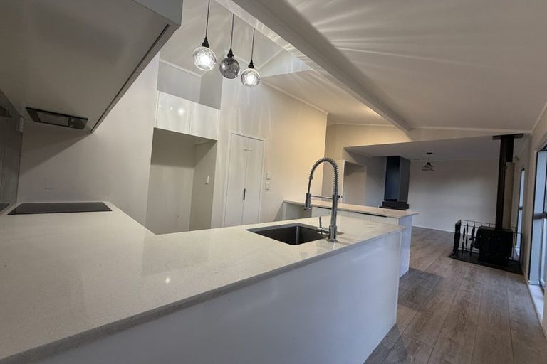Photo of property in 69 Redoubt Road, Goodwood Heights, Auckland, 2105