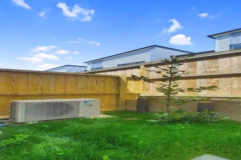 Photo of property in 5/22 Coniston Avenue, Te Atatu South, Auckland, 0610