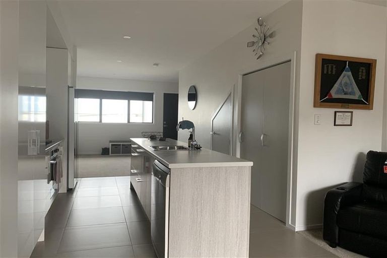 Photo of property in 55 Rangihina Road, Hobsonville, Auckland, 0616