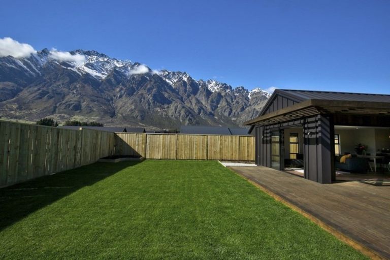 Photo of property in 24 Shepherd Road, Jacks Point, Queenstown, 9371