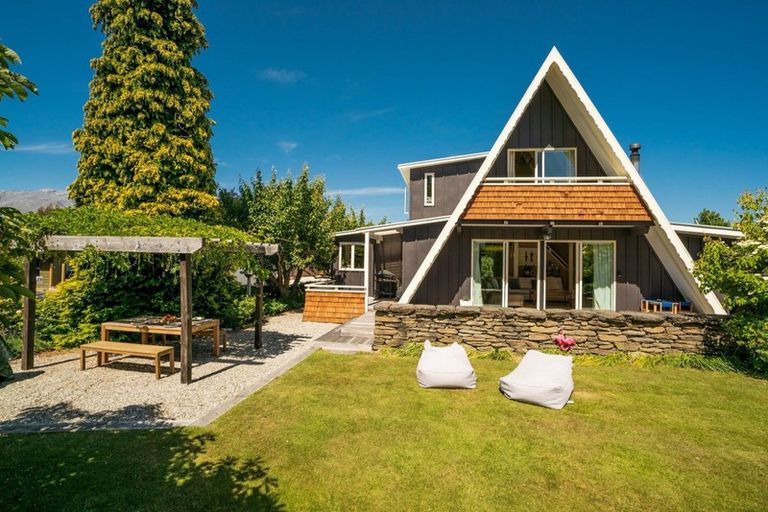 Photo of property in 6 Thomson Street, Arrowtown, 9302