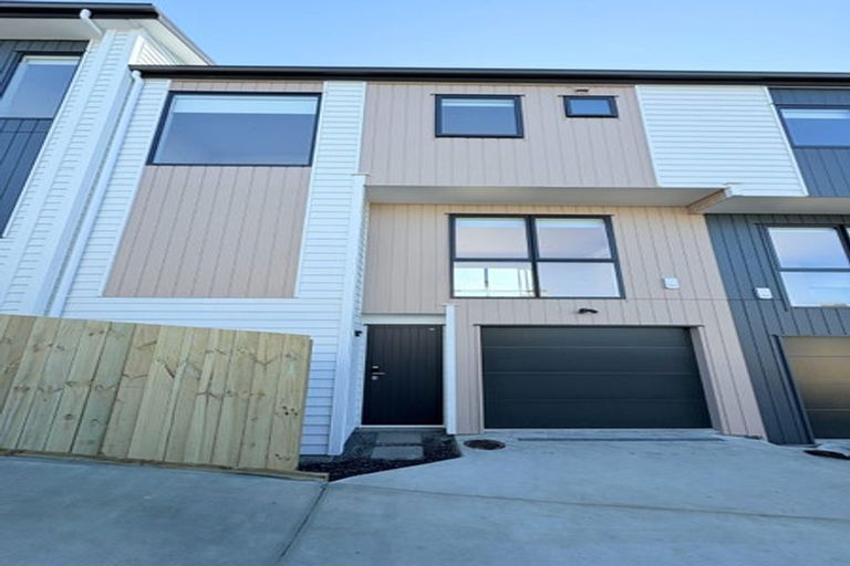 Photo of property in 27c Te Atatu Road, Te Atatu South, Auckland, 0610