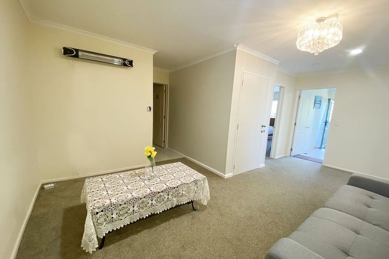 Photo of property in 12 Pistachio Place, Goodwood Heights, Auckland, 2105