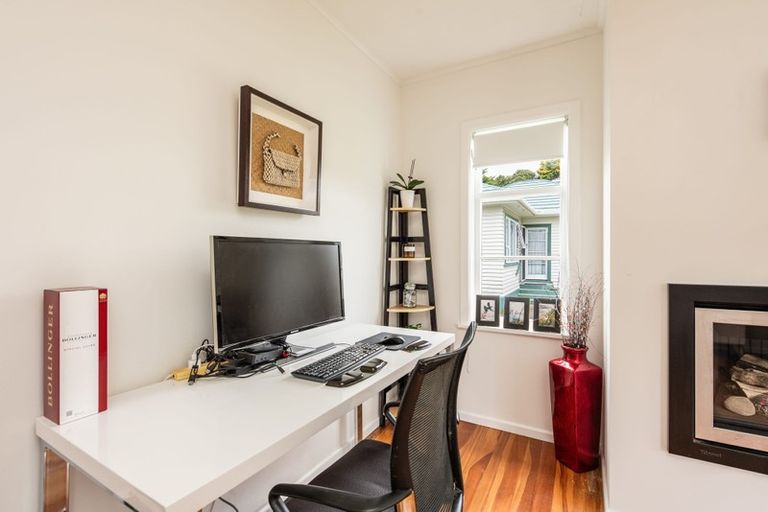 Photo of property in 36 Findlay Street, Tawa, Wellington, 5028