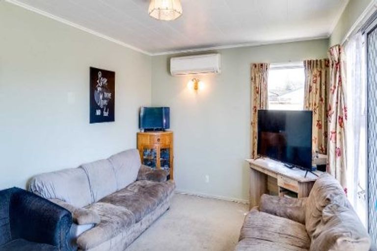 Photo of property in 9 Roskilda Crescent, Taradale, Napier, 4112