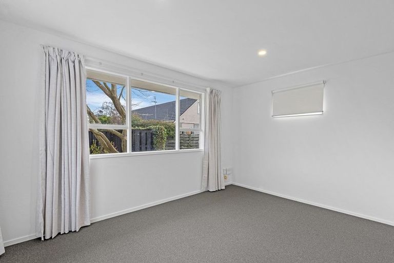 Photo of property in 6b Kaputone Place, Belfast, Christchurch, 8051