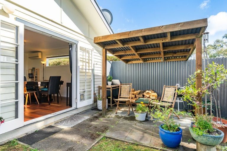 Photo of property in 120 Miromiro Road, Normandale, Lower Hutt, 5010