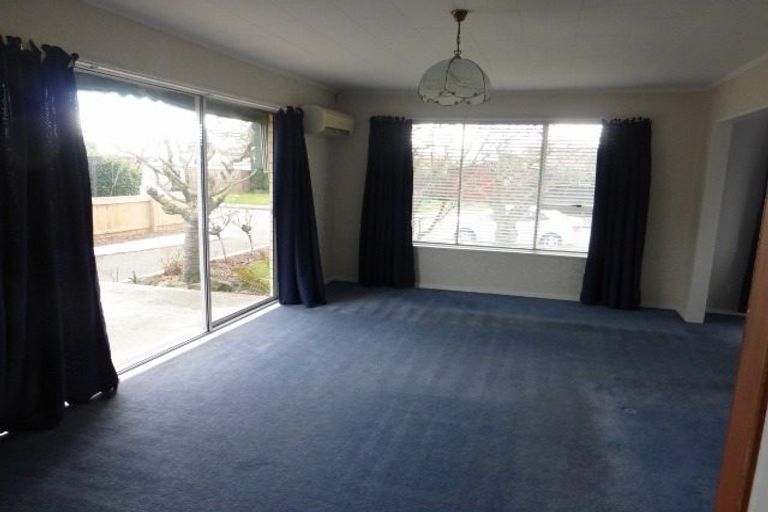 Photo of property in 60 Denise Crescent, Hornby, Christchurch, 8042