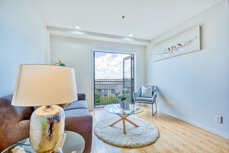 Photo of property in 4f/10 Crown Lynn Place, New Lynn, Auckland, 0600