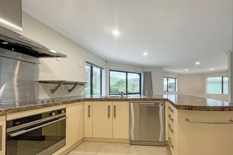 Photo of property in 65 Percy Kinsman Crescent, Riverstone Terraces, Upper Hutt, 5018