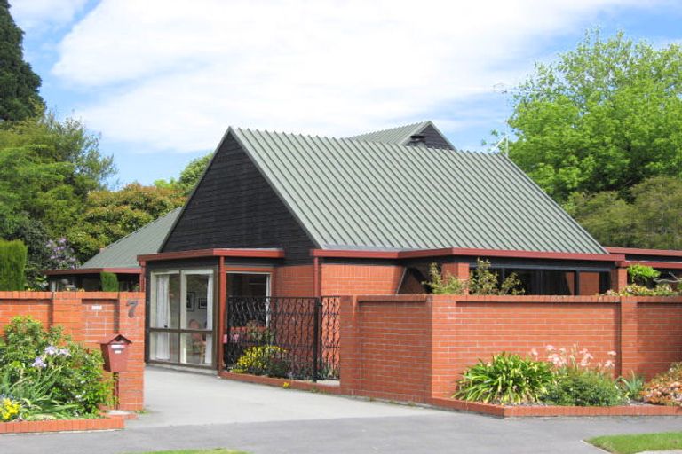 Photo of property in 7 Frith Place, Burnside, Christchurch, 8053