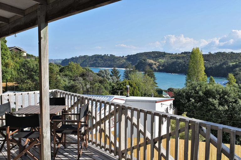 Photo of property in 15 Hillside Crescent, Leigh, 0985