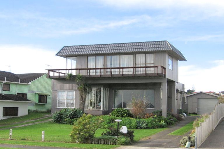 Photo of property in 16 The Parade, Bucklands Beach, Auckland, 2012