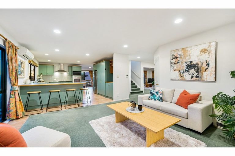 Photo of property in 45 Chamari Close, Titirangi, Auckland, 0604