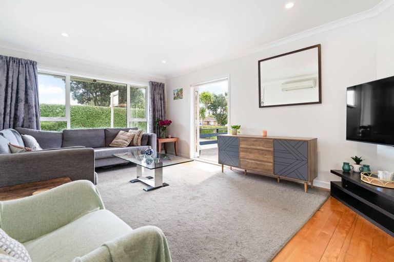 Photo of property in 71 Wallace Road, Mangere Bridge, Auckland, 2022