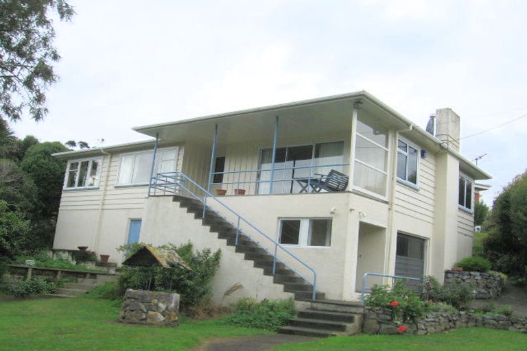 Photo of property in 13 Kowhai Street, Tawa, Wellington, 5028