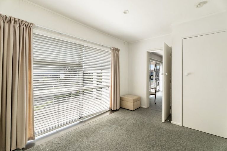 Photo of property in 76 Marellen Drive, Red Beach, 0932