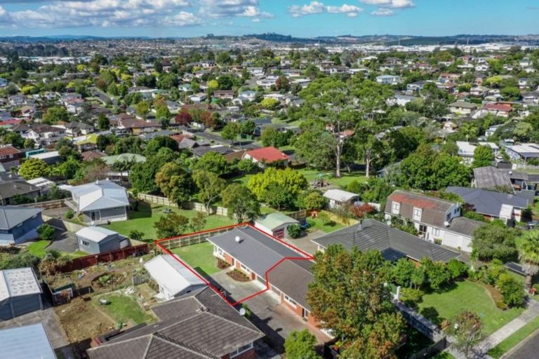 Photo of property in 2/22 Pooley Street, Pakuranga Heights, Auckland, 2010