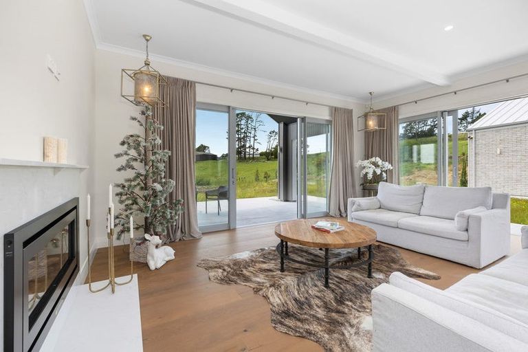 Photo of property in 4 Myra Evelyn Grove, Dairy Flat, Albany, 0792