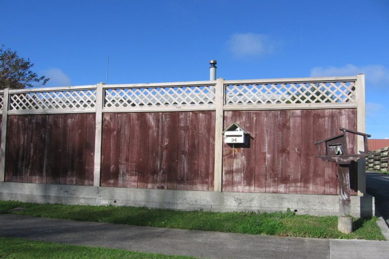 Photo of property in 34 Geraldine Crescent, Cloverlea, Palmerston North, 4412