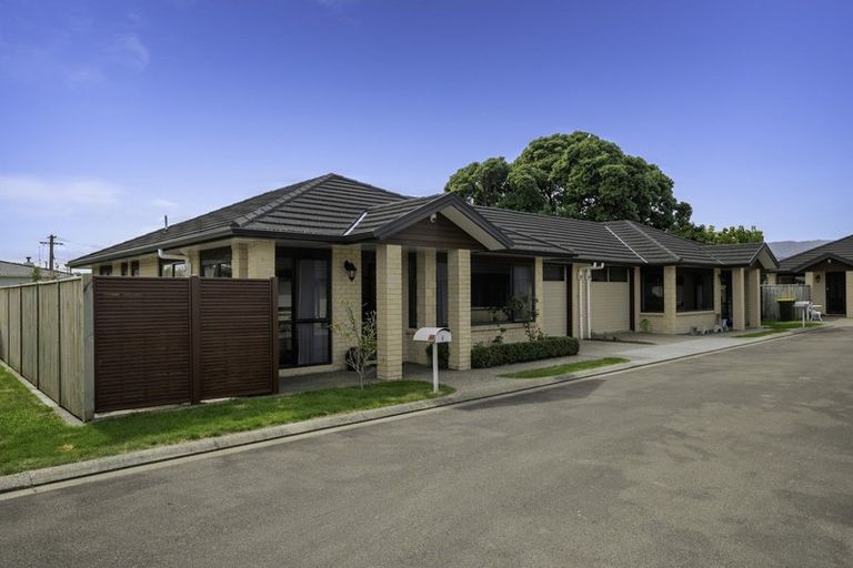 Photo of property in 8 Ian Peter Way, Otaki, 5512