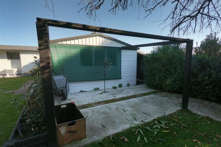 Photo of property in 22 Boston Avenue, Hornby, Christchurch, 8042