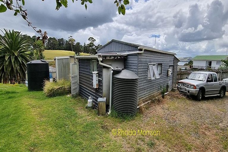 Photo of property in 32 Sandy Beach Road, Tinopai, 0593