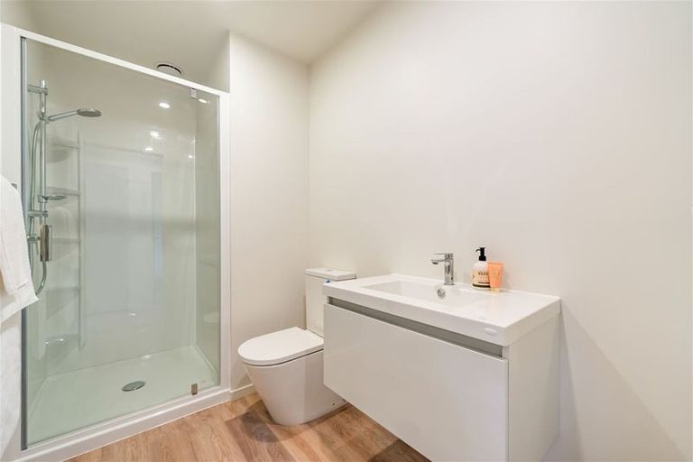 Photo of property in 5/6 Exchange Street, Ebdentown, Upper Hutt, 5018