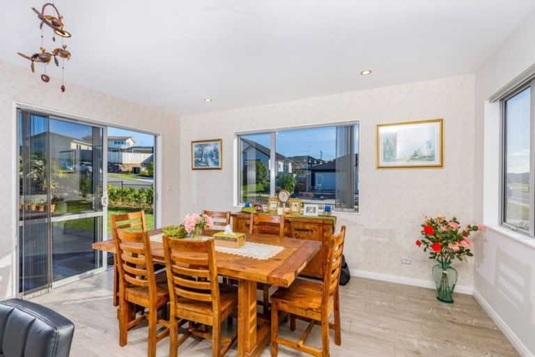 Photo of property in 6 Josh Road, Huapai, Kumeu, 0810
