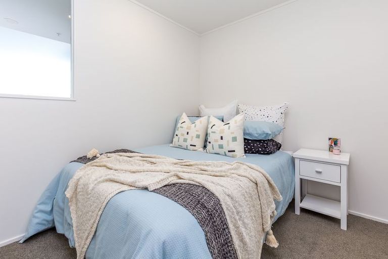 Photo of property in 44 Corricvale Way, Northcross, Auckland, 0630