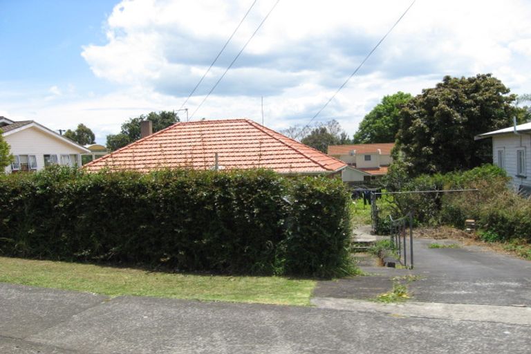 Photo of property in 1 Waterfront Road, Mangere Bridge, Auckland, 2022